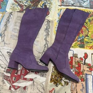 Vintage 1960’s purple gogo boots